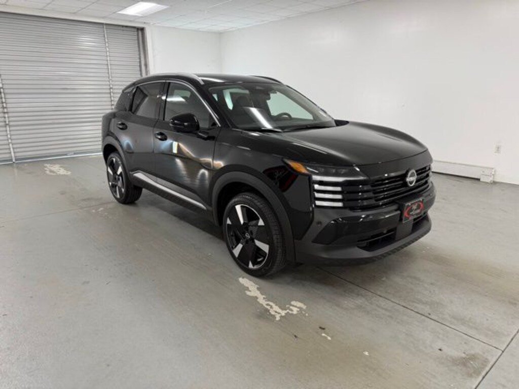 New 2025 Nissan Kicks SR SUV