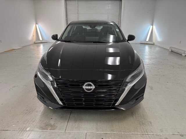 2025 Nissan Altima SV Special Edition photo 2