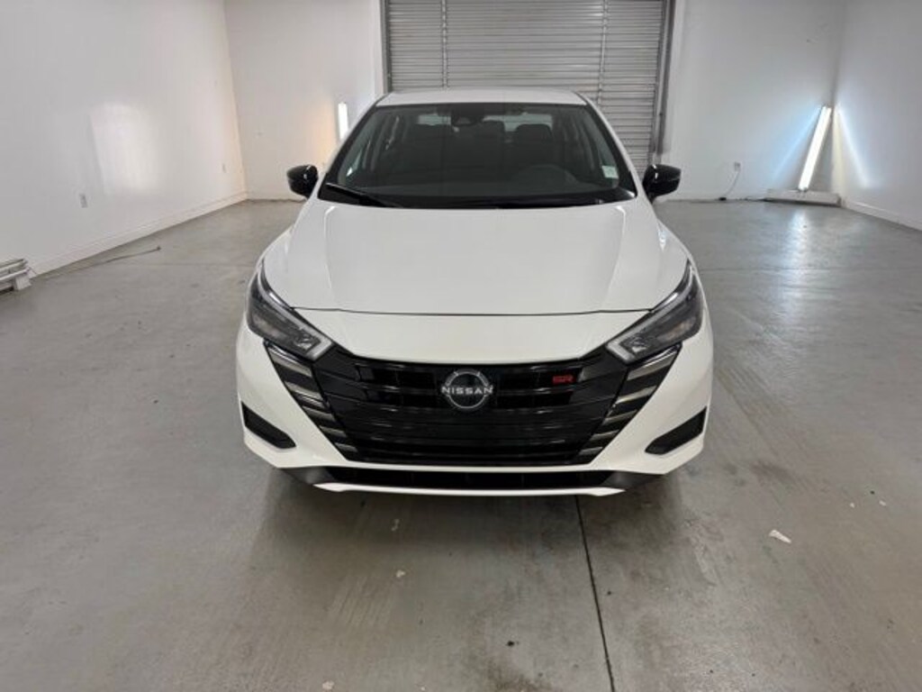 New 2025 Nissan Versa 1.6 SR Sedan