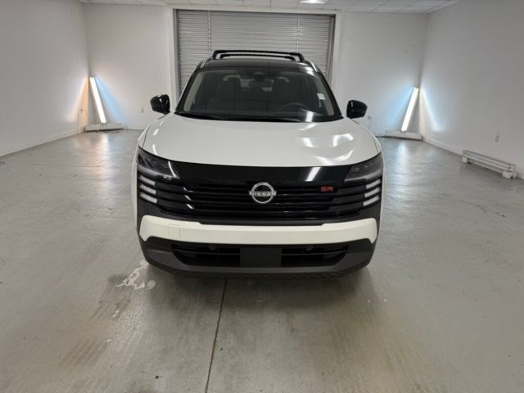 New 2025 Nissan Kicks SR SUV