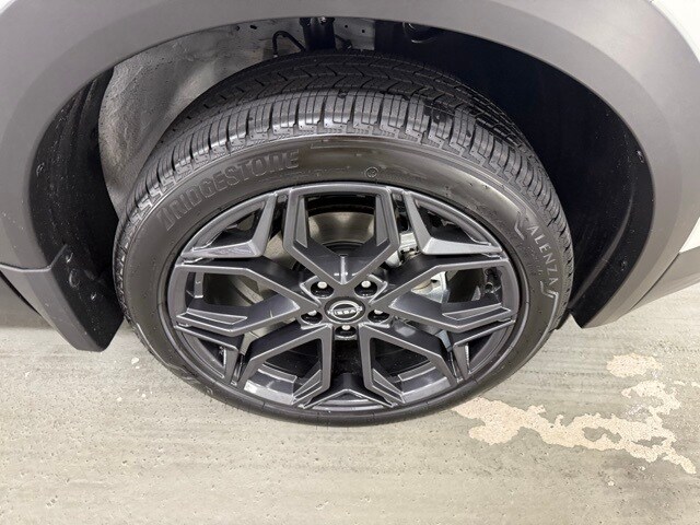 2025 Nissan Kicks SR photo 4