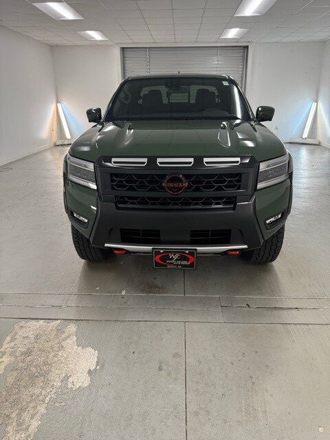 2025 Nissan Frontier Crew Cab PRO-4X photo 2