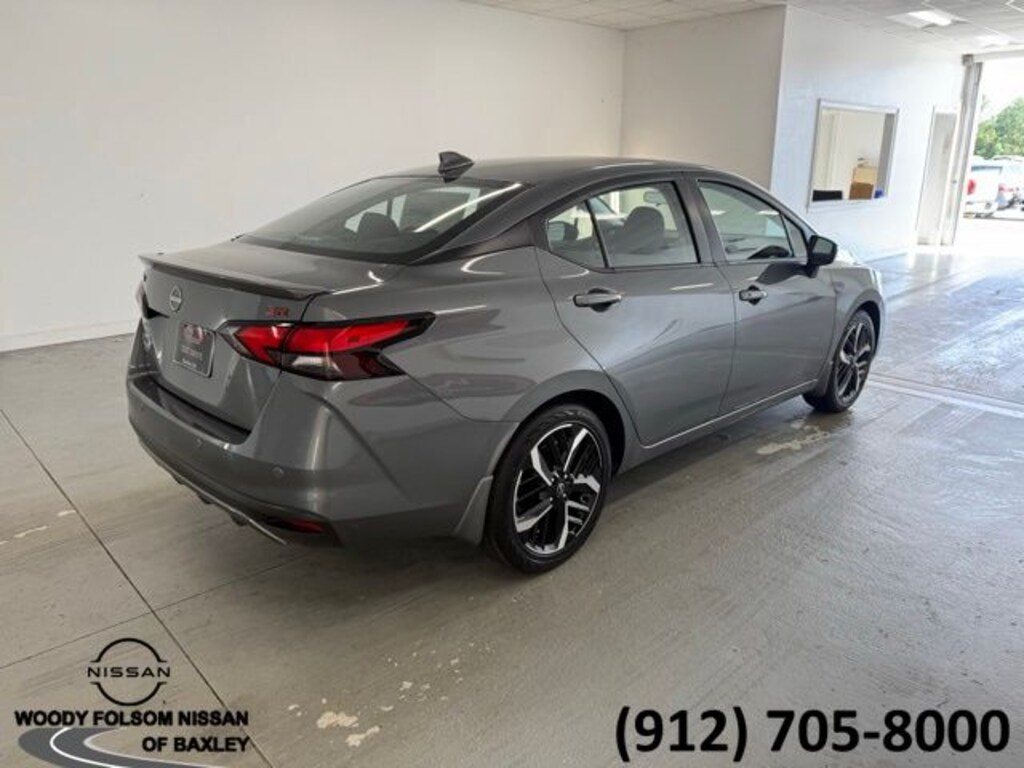 New 2025 Nissan Versa 1.6 SR Sedan