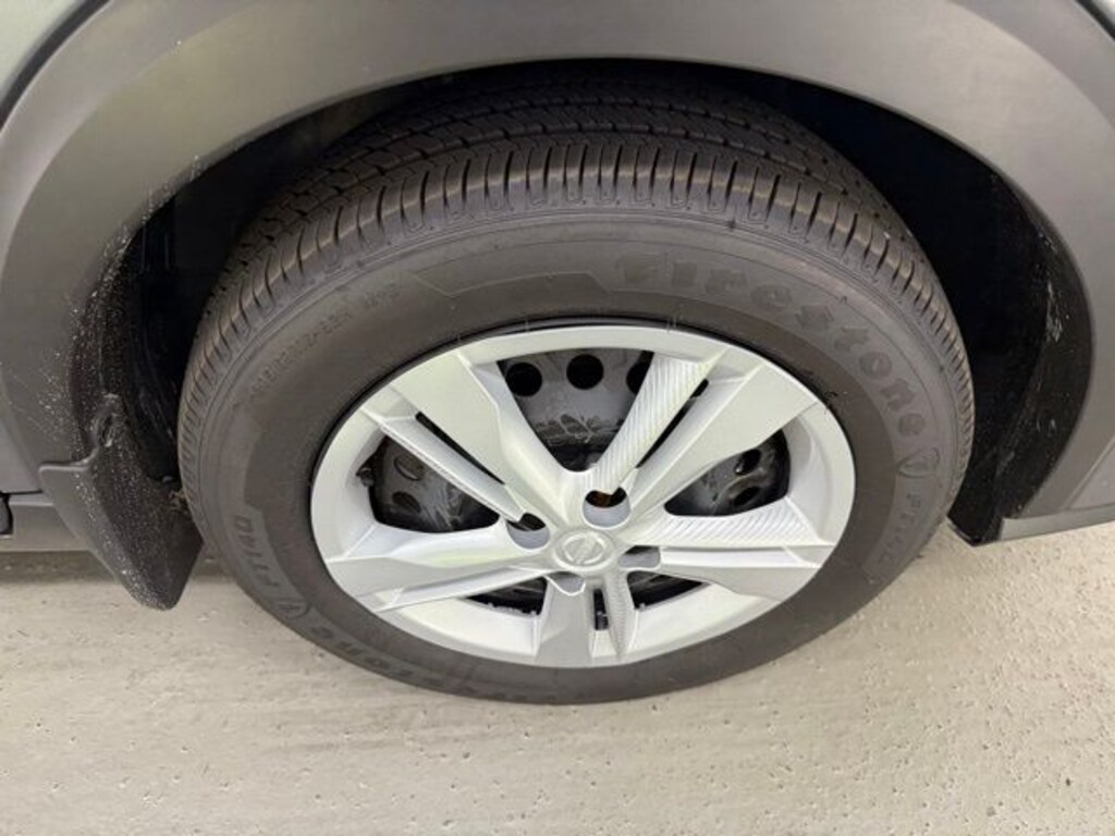 New 2025 Nissan Kicks Play S SUV