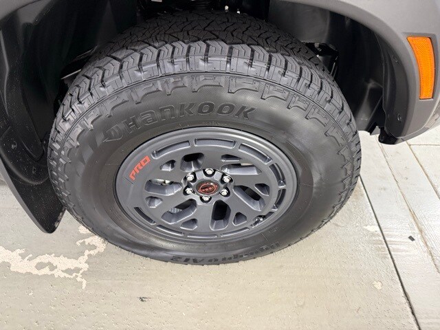 2025 Nissan Frontier Crew Cab PRO-4X photo 4