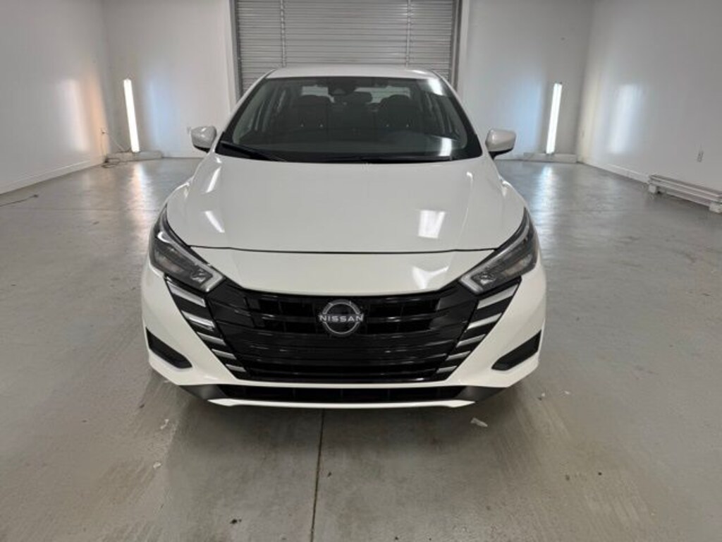 New 2025 Nissan Versa 1.6 SV Sedan