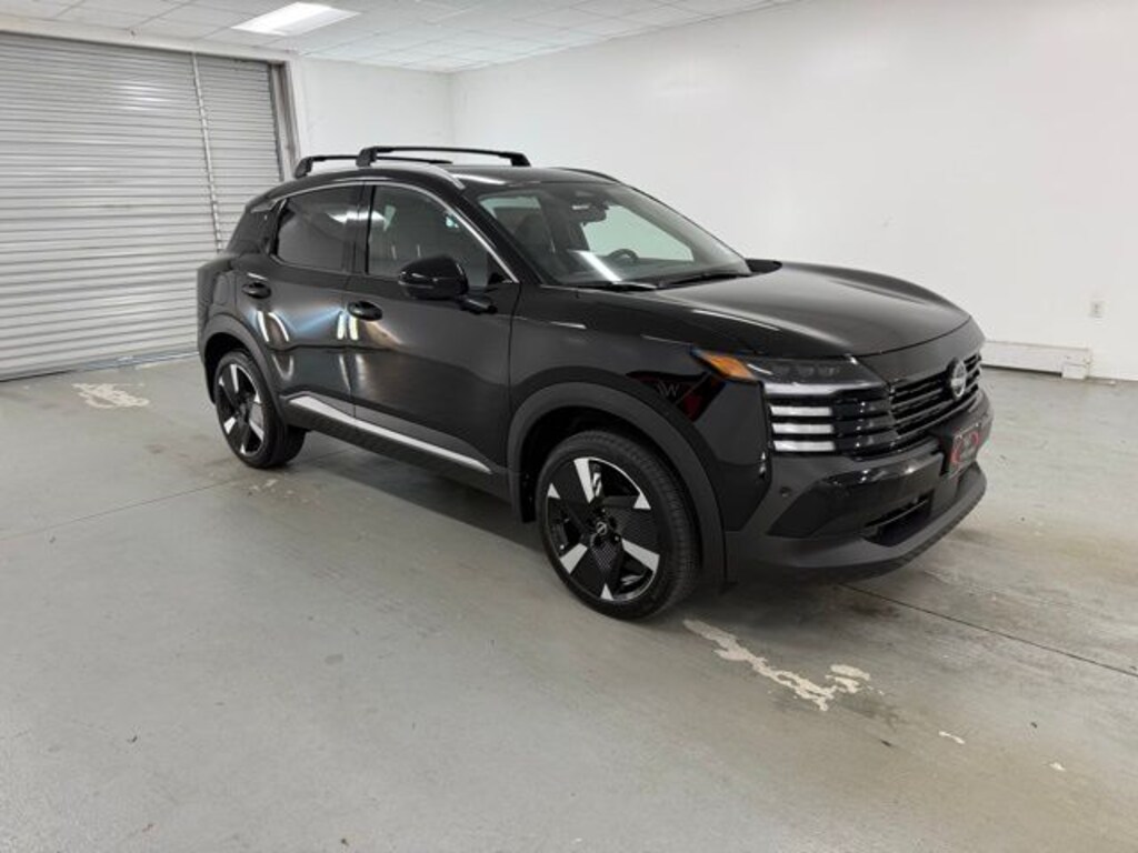 New 2025 Nissan Kicks SR SUV