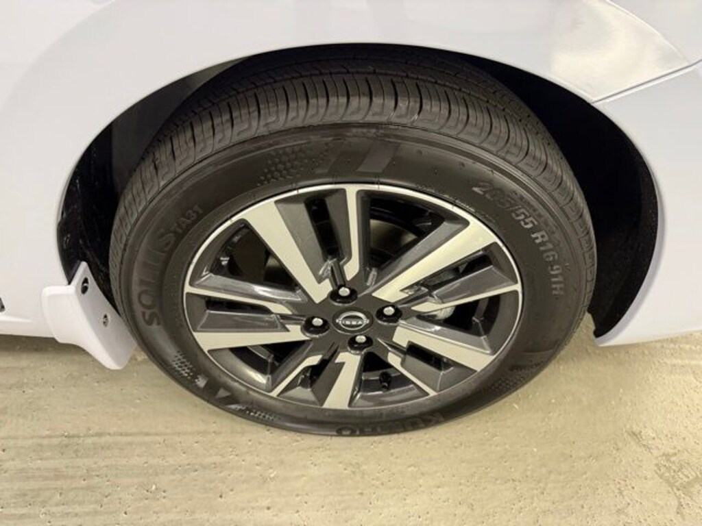 New 2025 Nissan Versa 1.6 SV Sedan