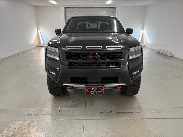 2025 Nissan Frontier Crew Cab PRO-4X photo 2