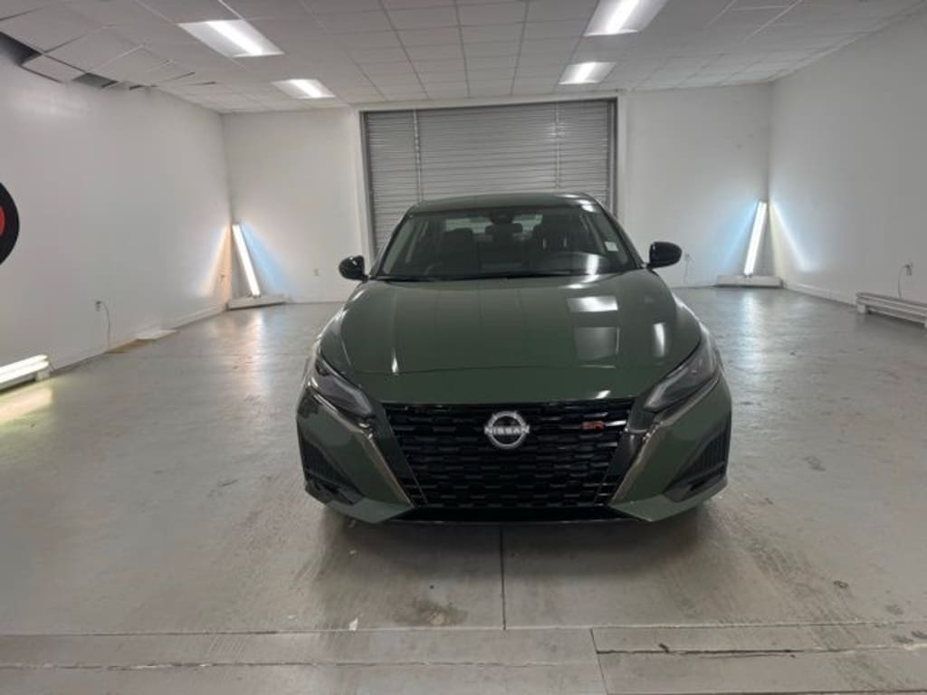 New 2025 Nissan Altima SR Sedan