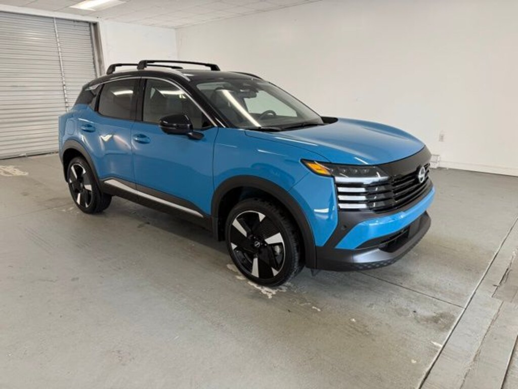 New 2025 Nissan Kicks SR SUV