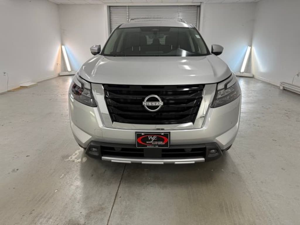 New 2025 Nissan Pathfinder SL SUV
