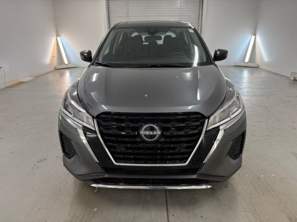 New 2025 Nissan Kicks Play S SUV
