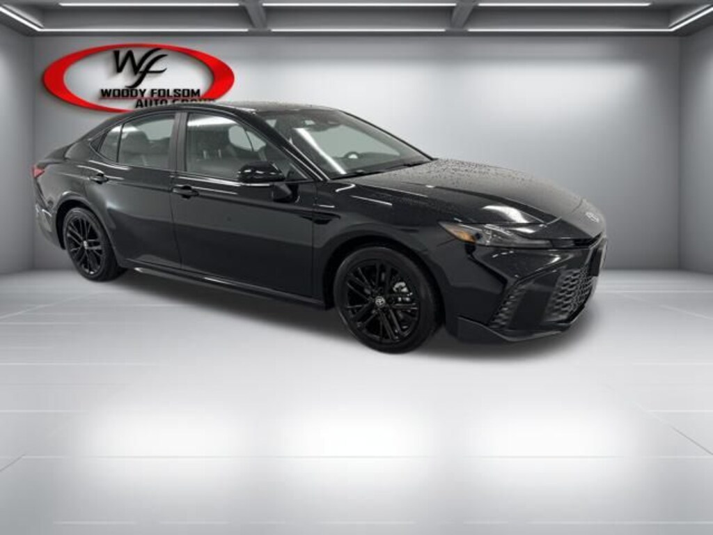 Used 2026 Toyota Camry SE Sedan