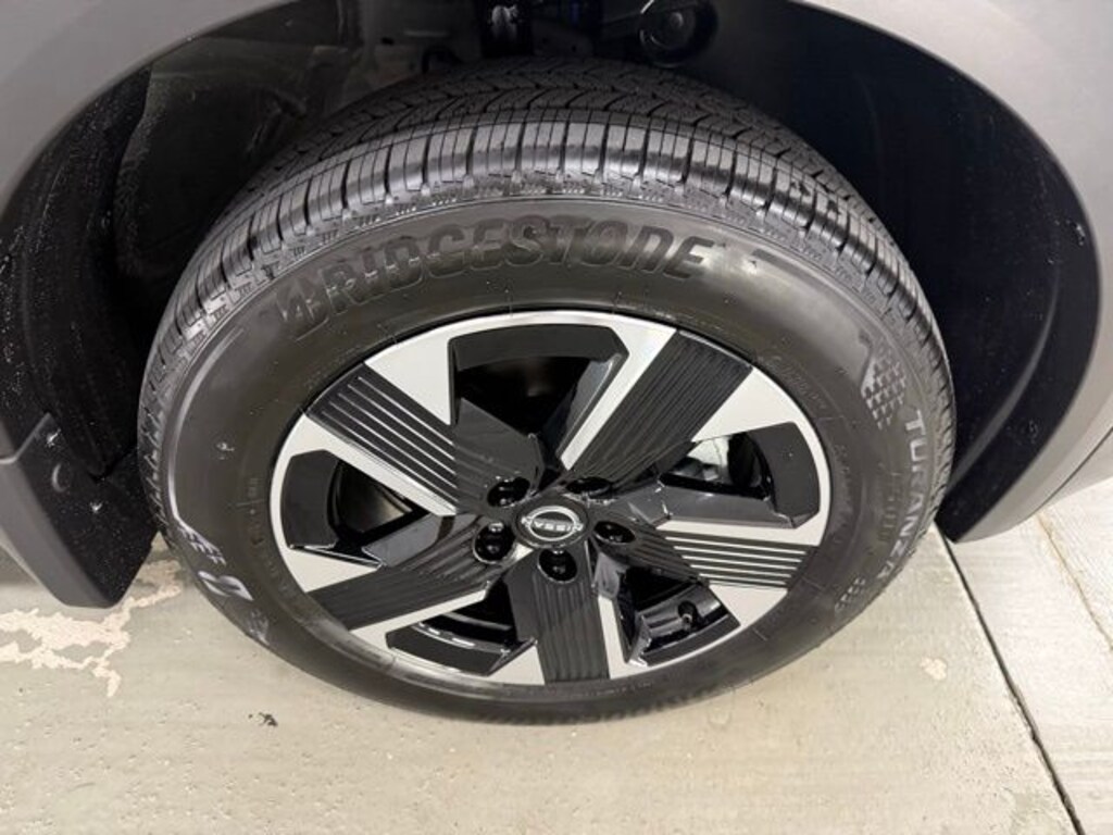 New 2025 Nissan Kicks SV SUV