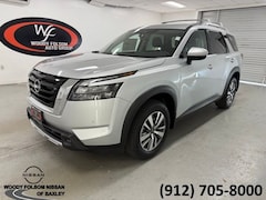 2025 Nissan Pathfinder SL SUV