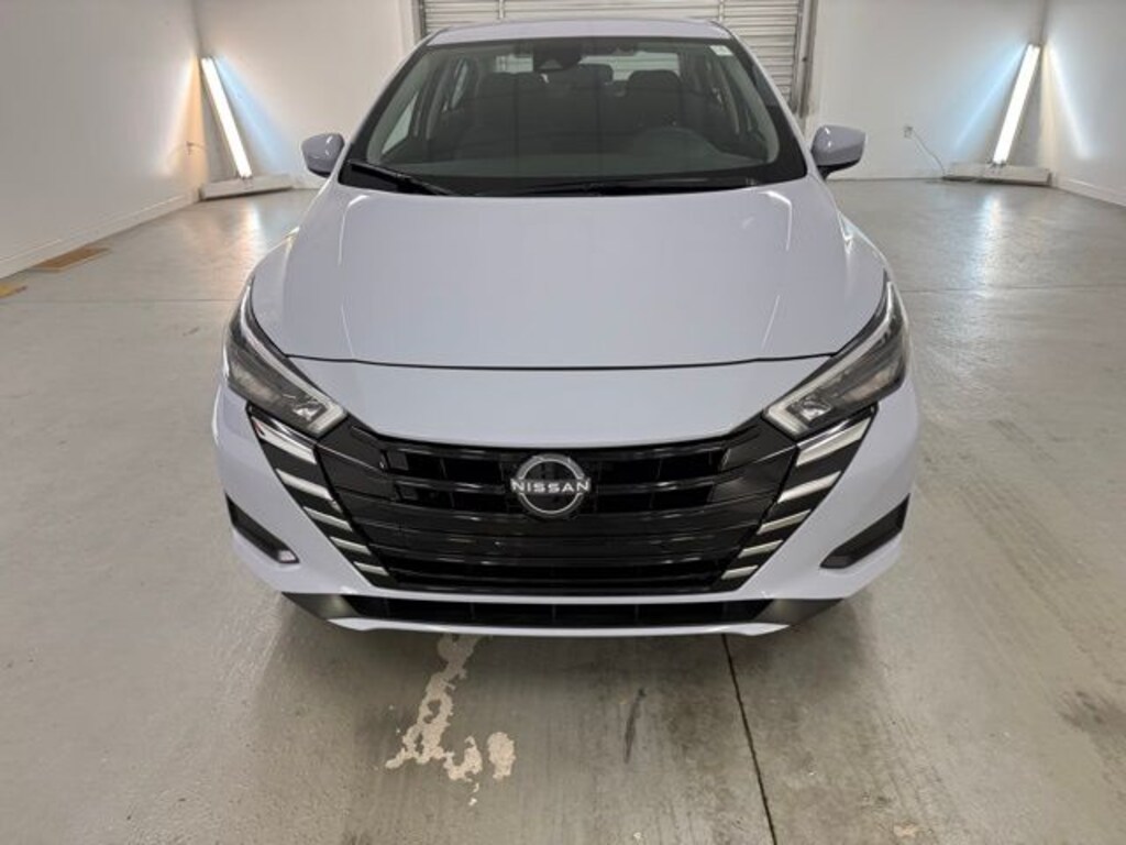 New 2025 Nissan Versa 1.6 SV Sedan