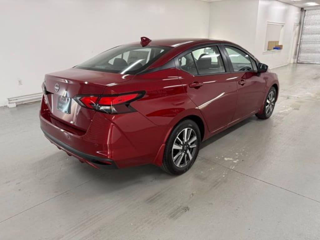 New 2025 Nissan Versa 1.6 SV Sedan