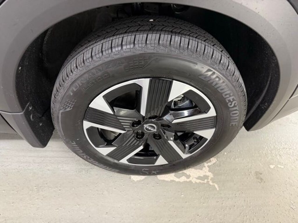 New 2025 Nissan Kicks SV SUV