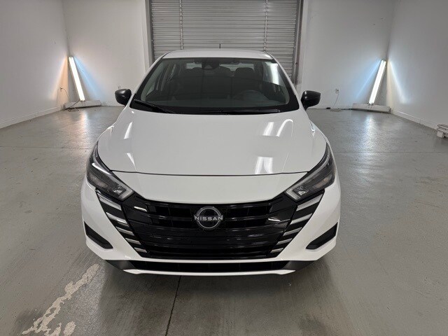 2025 Nissan Versa 1.6 S photo 2