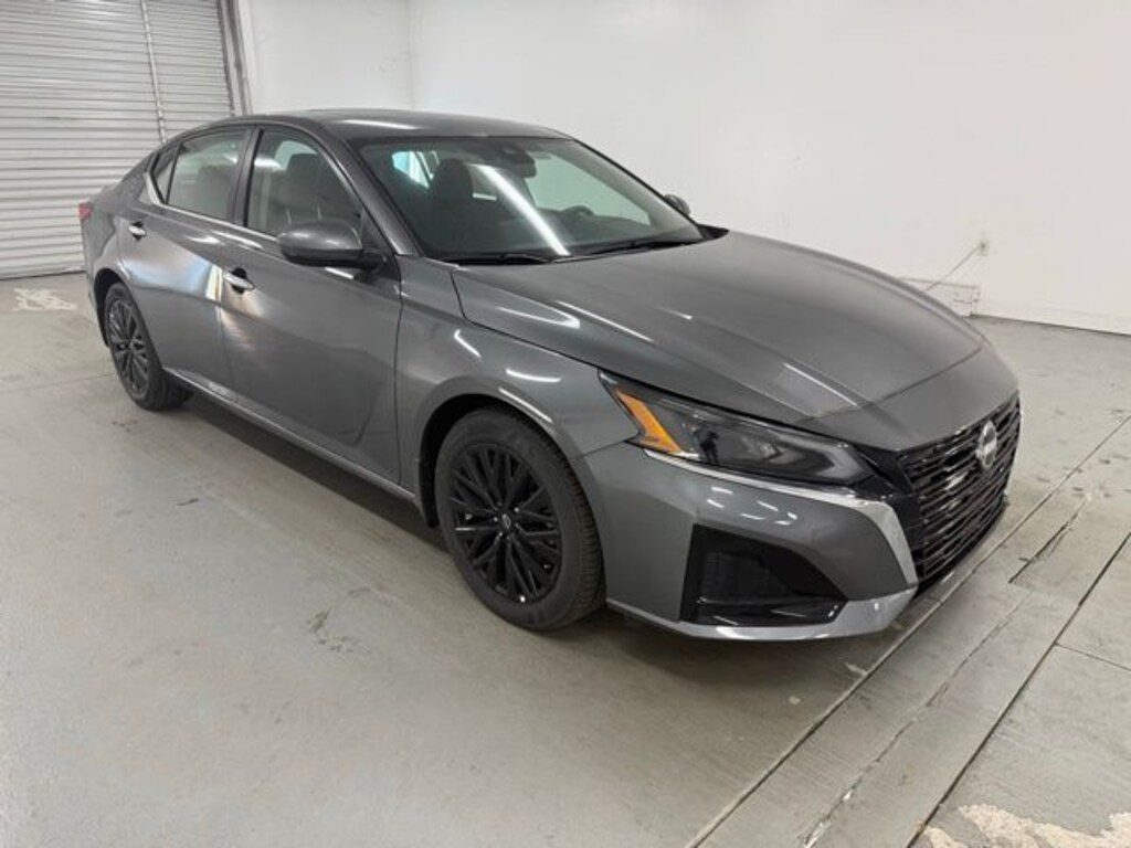 New 2025 Nissan Altima SV Sedan