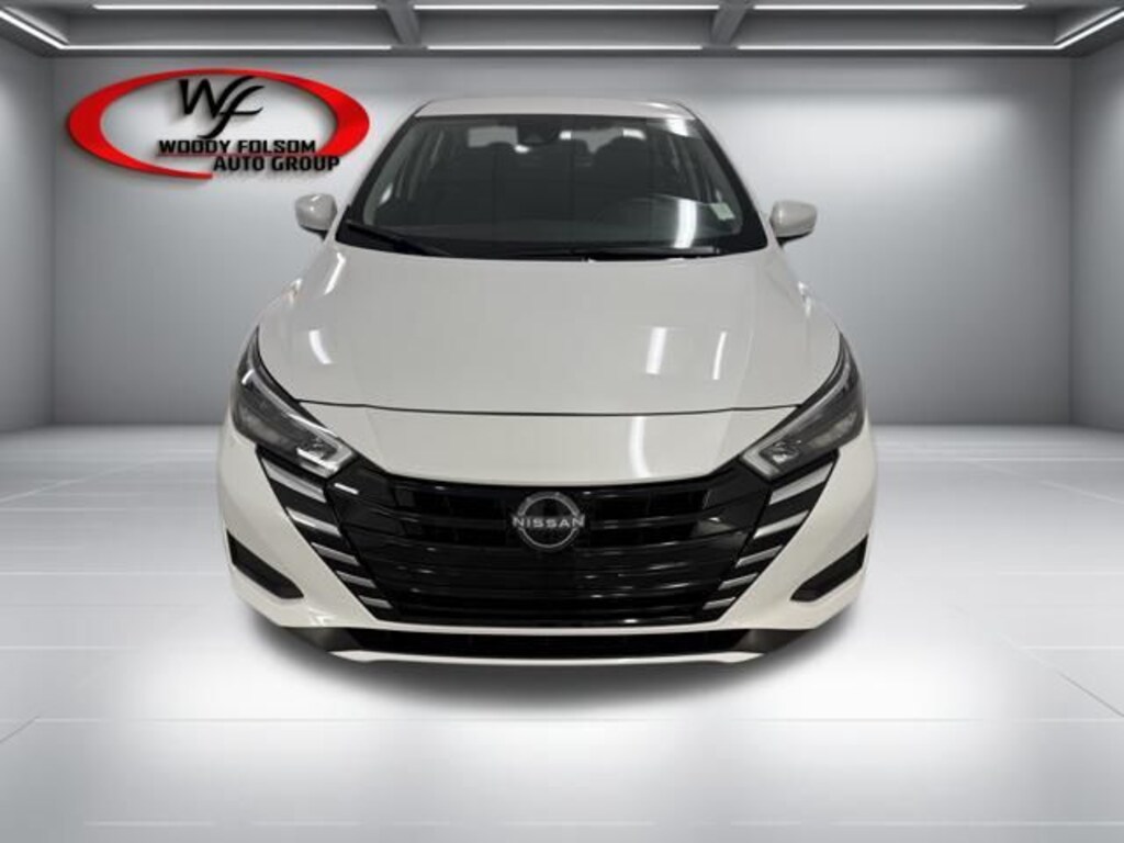 New 2025 Nissan Versa 1.6 SV Sedan
