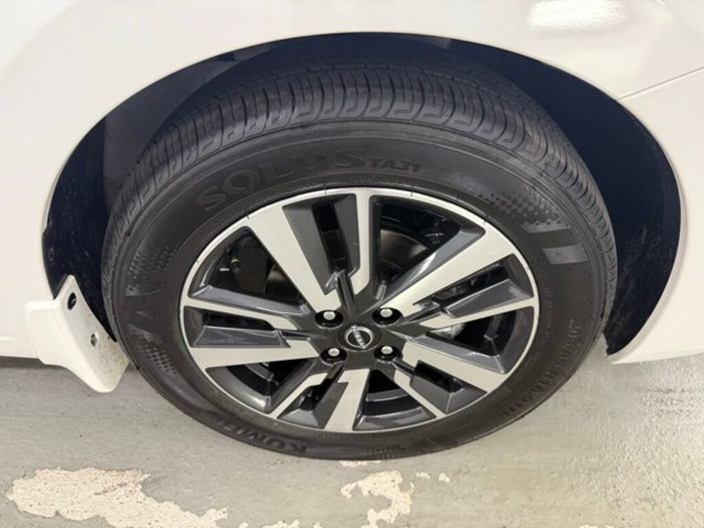 New 2025 Nissan Versa 1.6 SV Sedan