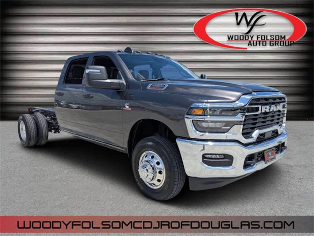 New 2025 Ram 3500 Chassis Cab 3500 TRADESMAN CREW CAB CHASSIS 4X4 60' CA Pickup