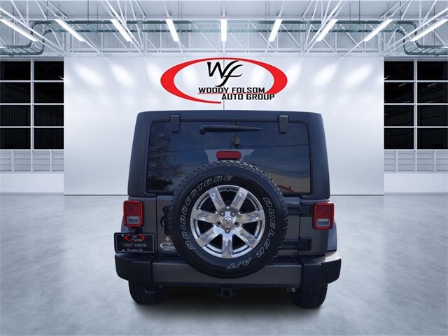 2016 Jeep Wrangler Unlimited Sahara photo 3