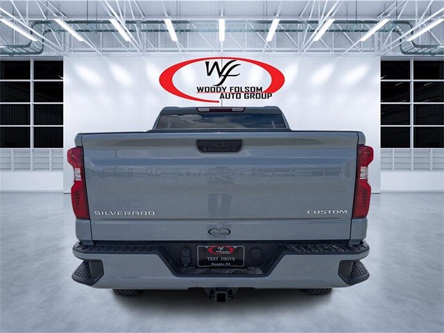 2024 Chevrolet Silverado 1500 Custom photo 3