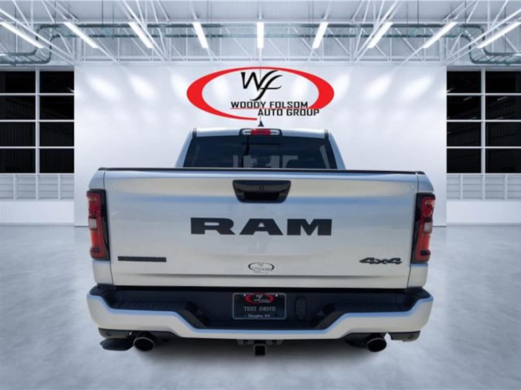 New 2026 Ram 1500 BIG HORN CREW CAB 4X4 5'7 BOX Pickup