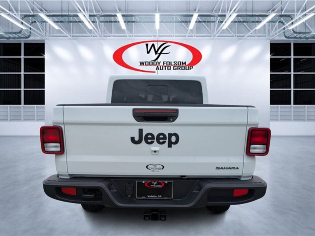 New 2026 Jeep Gladiator SAHARA 4X4 Pickup