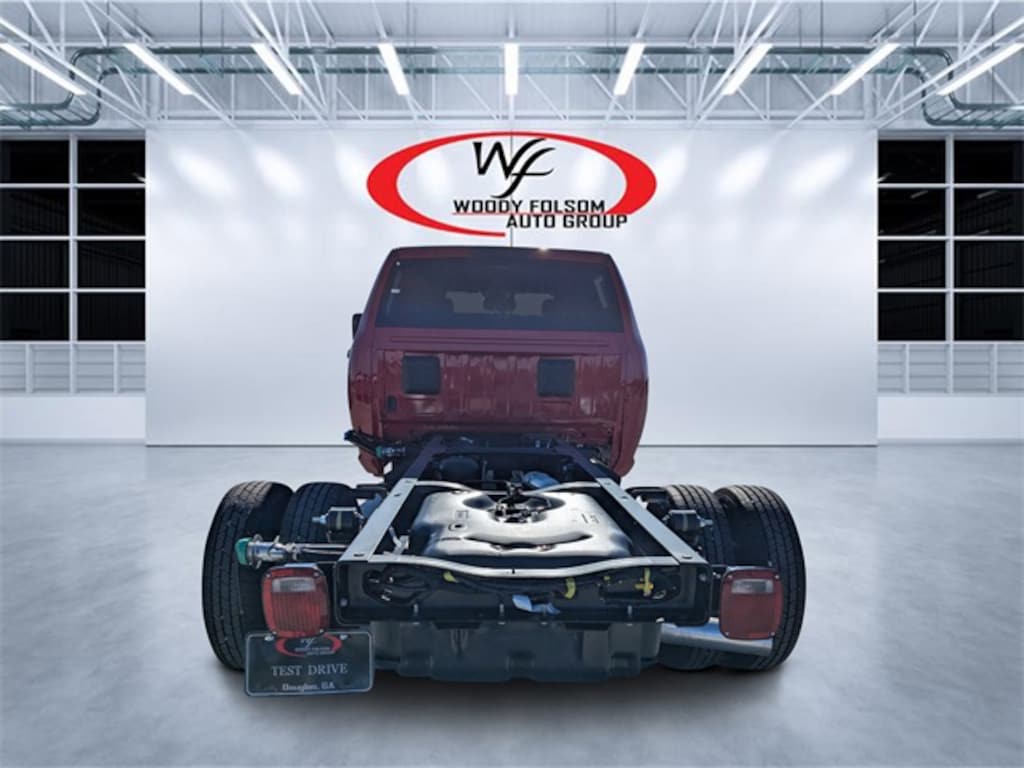 New 2026 Ram 3500 Chassis Cab TRADESMAN CREW 4X4 60' CA Pickup