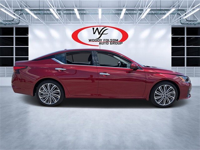 2024 Nissan Altima 2.5 SL photo 2