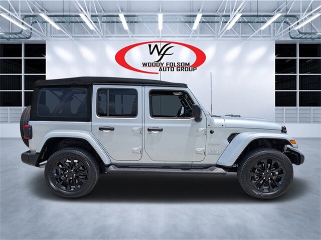 2023 Jeep Wrangler 4xe Sahara photo 2