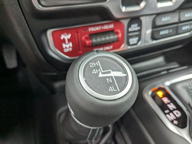 2025 Jeep Wrangler 2-Door Rubicon - Photo 24