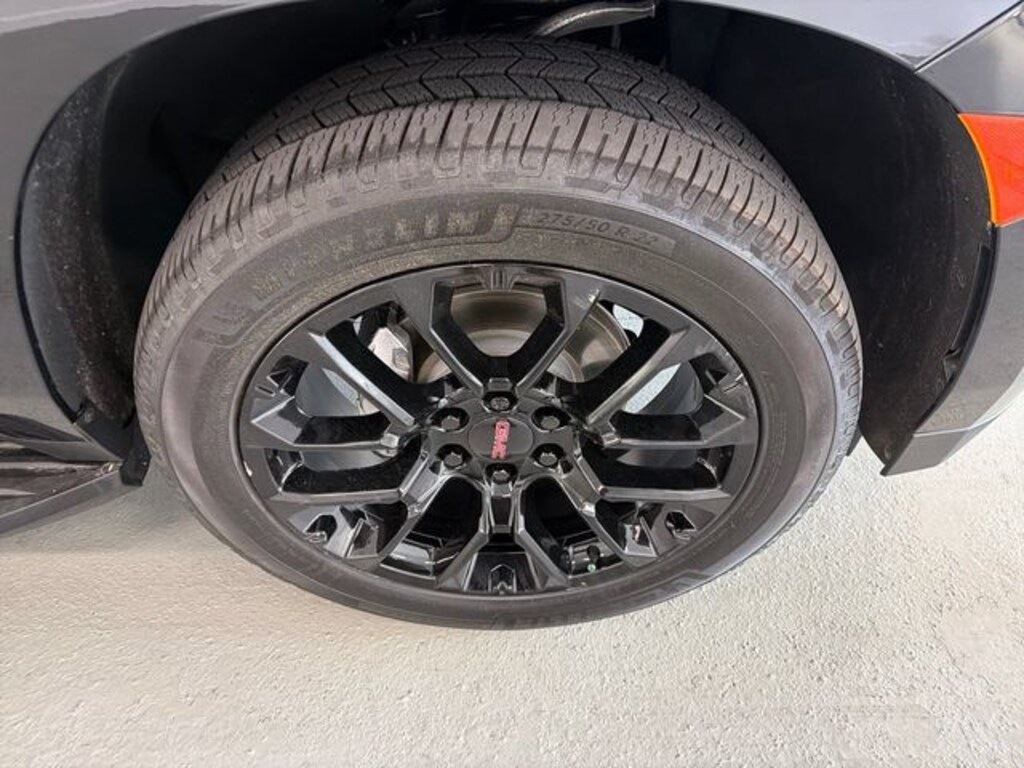Used 2023 GMC Yukon SLT SUV