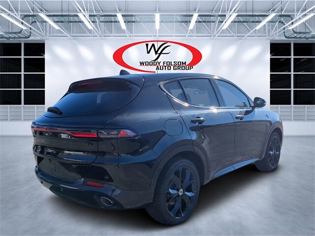 2024 Dodge Hornet R/T photo 2