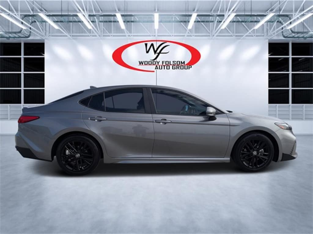 Used 2025 Toyota Camry SE Sedan