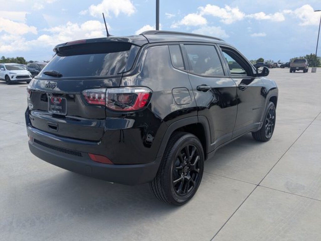 New 2026 Jeep Compass LATITUDE ALTITUDE 4X4 Sport Utility