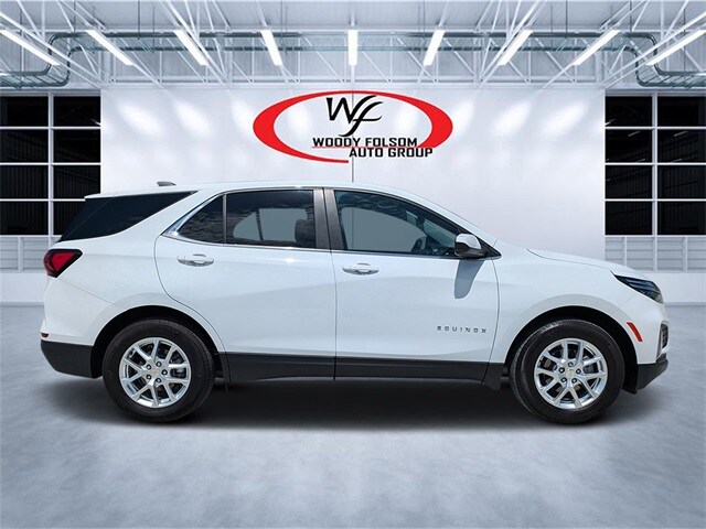 2024 Chevrolet Equinox LT photo 2