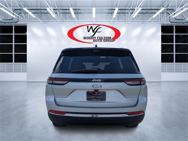 2025 Jeep Grand Cherokee Limited photo 4