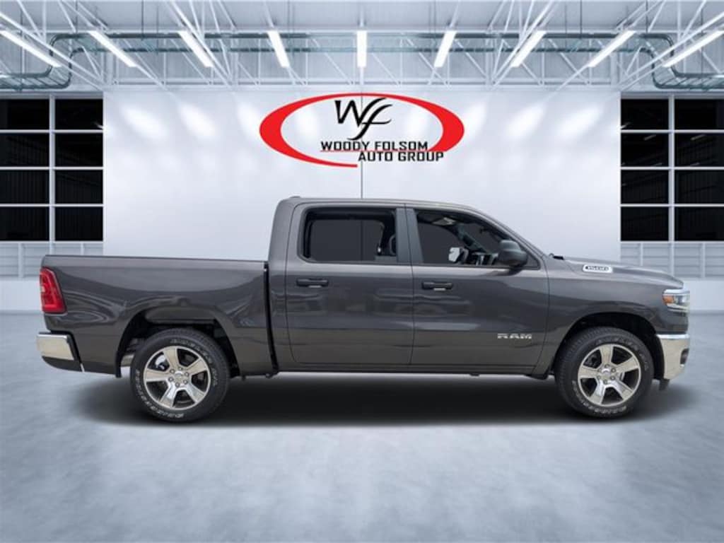 New 2026 Ram 1500 TRADESMAN CREW CAB 4X4 5'7 BOX Pickup