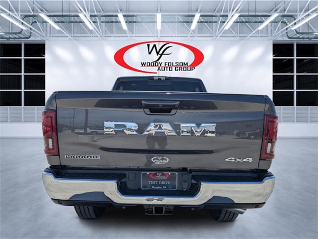 New 2025 Ram 2500 LARAMIE CREW CAB 4X4 6'4 BOX Pickup