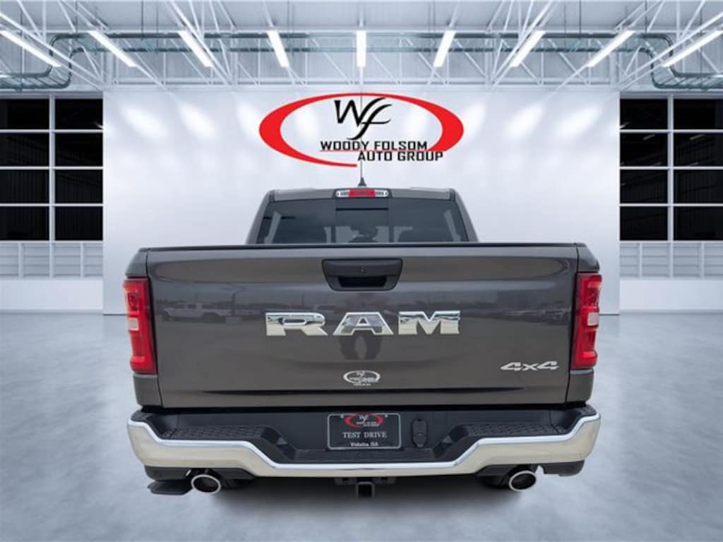 New 2026 Ram 1500 TRADESMAN CREW CAB 4X4 5'7 BOX Pickup