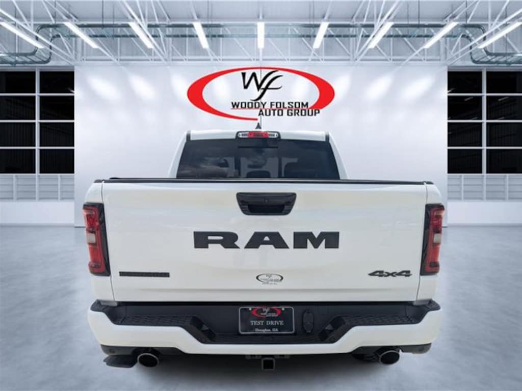 New 2026 Ram 1500 BIG HORN CREW CAB 4X4 5'7 BOX Pickup