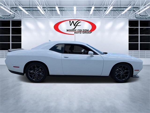 2022 Dodge Challenger GT photo 2