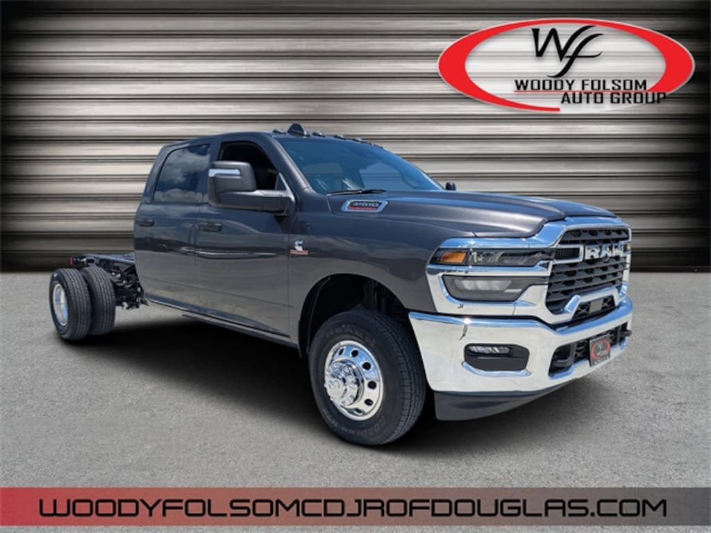New 2025 Ram 3500 Chassis Cab 3500 TRADESMAN CREW CAB CHASSIS 4X4 60' CA Pickup