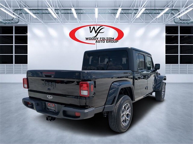 2024 Jeep Gladiator Sport S photo 2