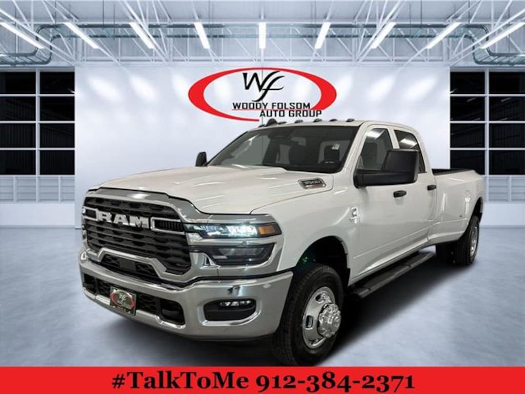 New 2026 Ram 3500 TRADESMAN CREW CAB 4X4 8' BOX Pickup